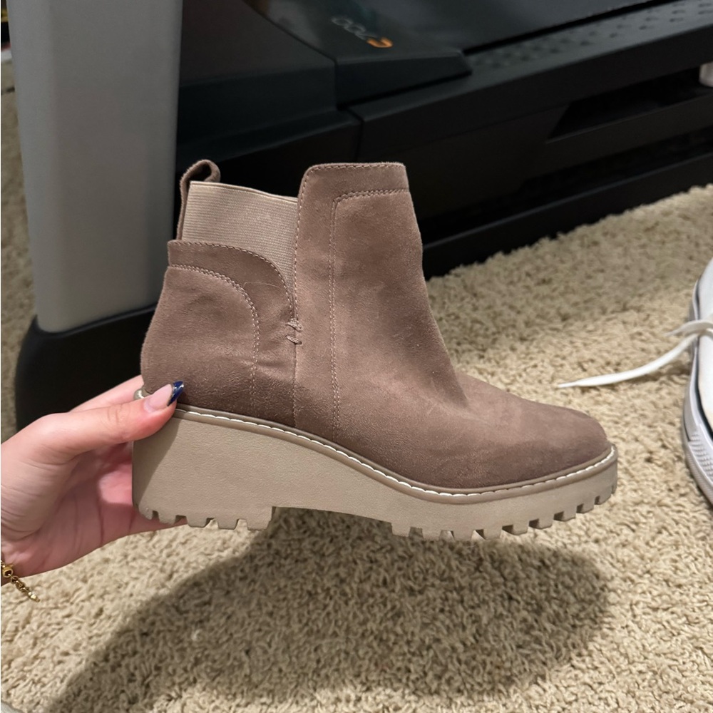 Stylish Tan Ankle Boots
